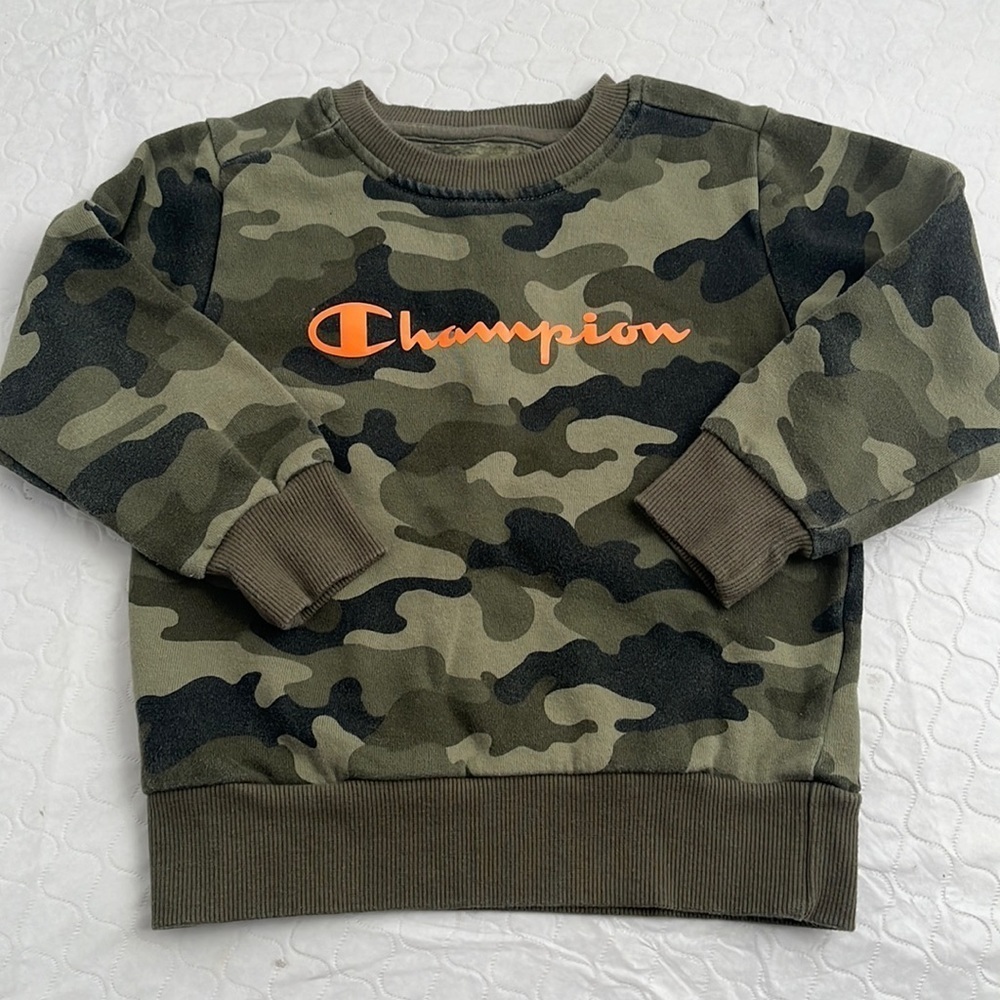 Champion green camouflage long sleeve crew neck logo sweatshirt